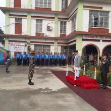 ७० औँ प्रजातन्त्र दिवसको अवसरमा माननीय प्रदेश प्रमुखलाई सलामी अर्पण गर्दै 